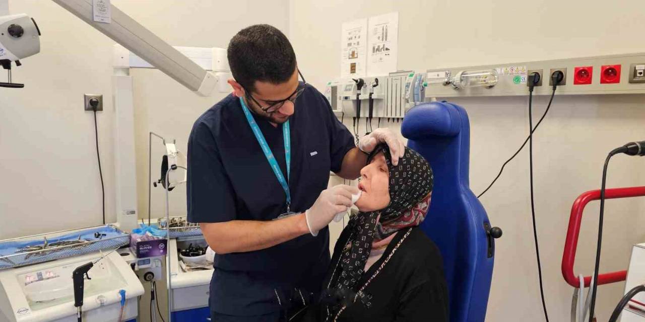 Dudağında Kitle Bulunan Hasta 4 Saatlik Ameliyat İle Sağlığına Kavuştu