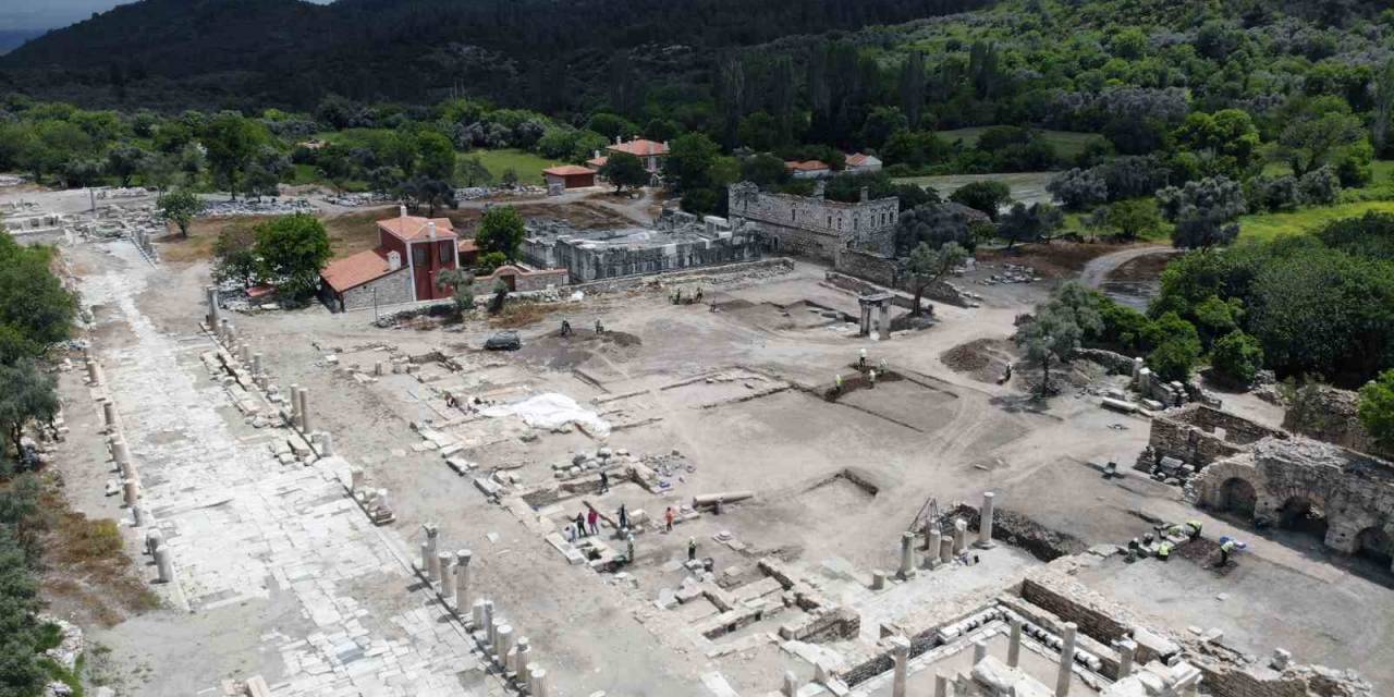 Stratonikeia’nın Gizemli Meydanının Sırrı Çözülüyor