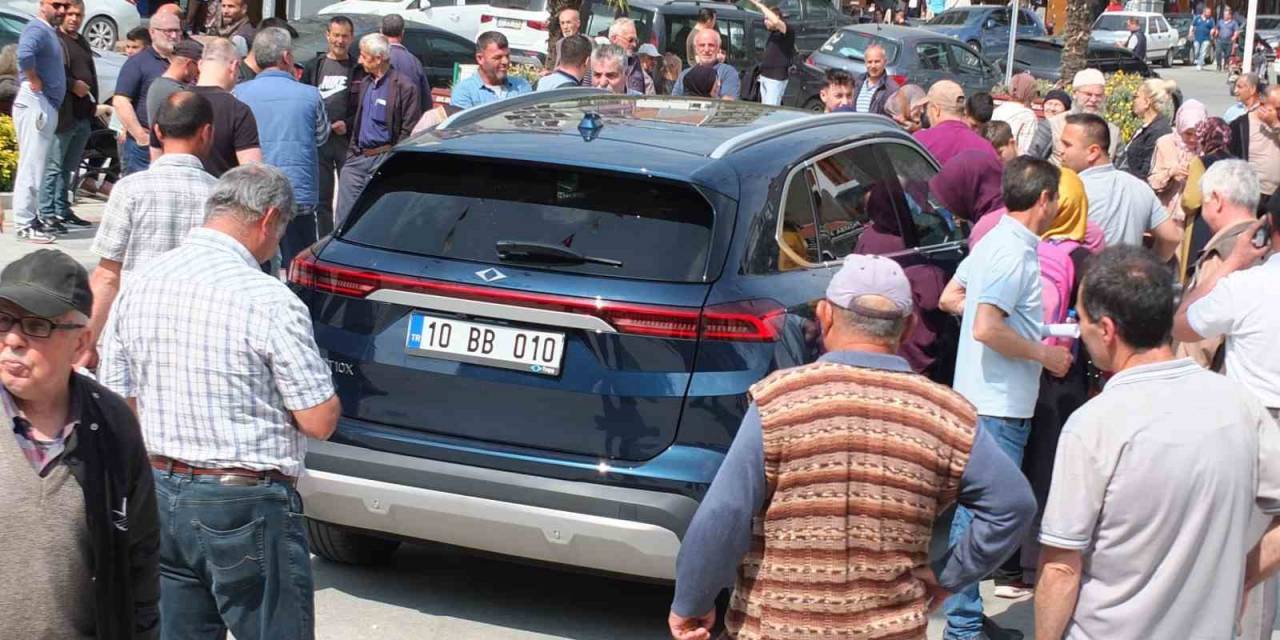 Burhaniyeliler Togg’a Hayran Kaldı