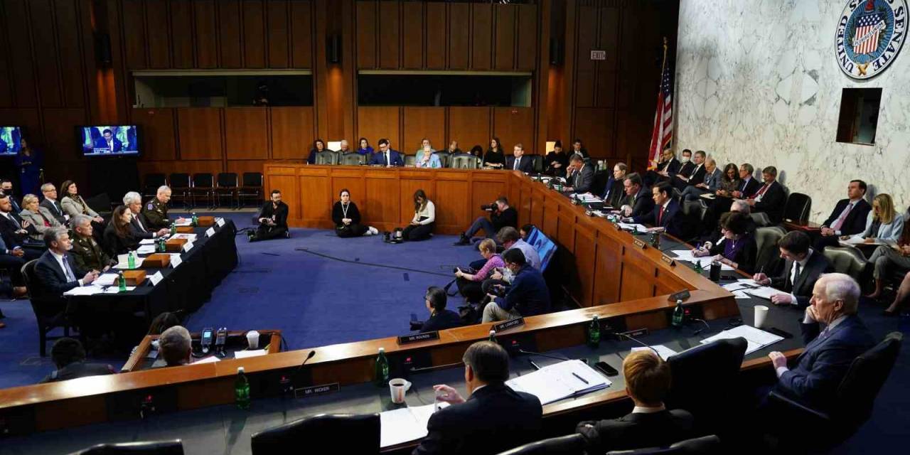 Abd’de Senato Üyelerine Güvenlik İçin Uydu Telefonu Önlemi