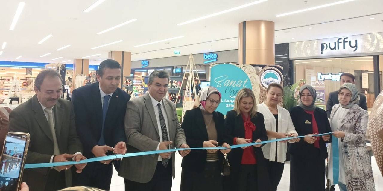 Kaymek “sanat Örgüsü El Sanatları" Sergisi Açıldı