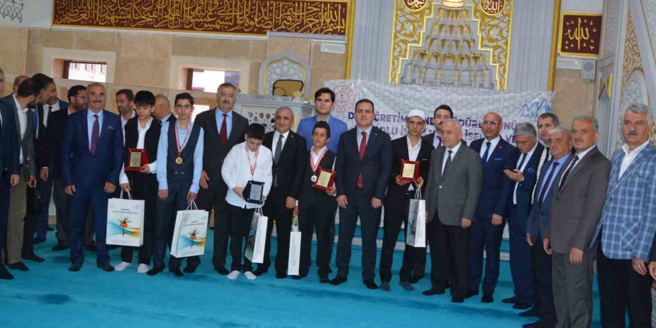 ‘genç Hafızlar Hafızlık Yarışması’nın Bölge Finali Hakkari’de Yapıldı