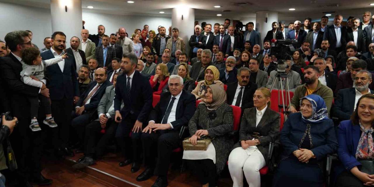 Ak Parti’de Mazbata Sevinci