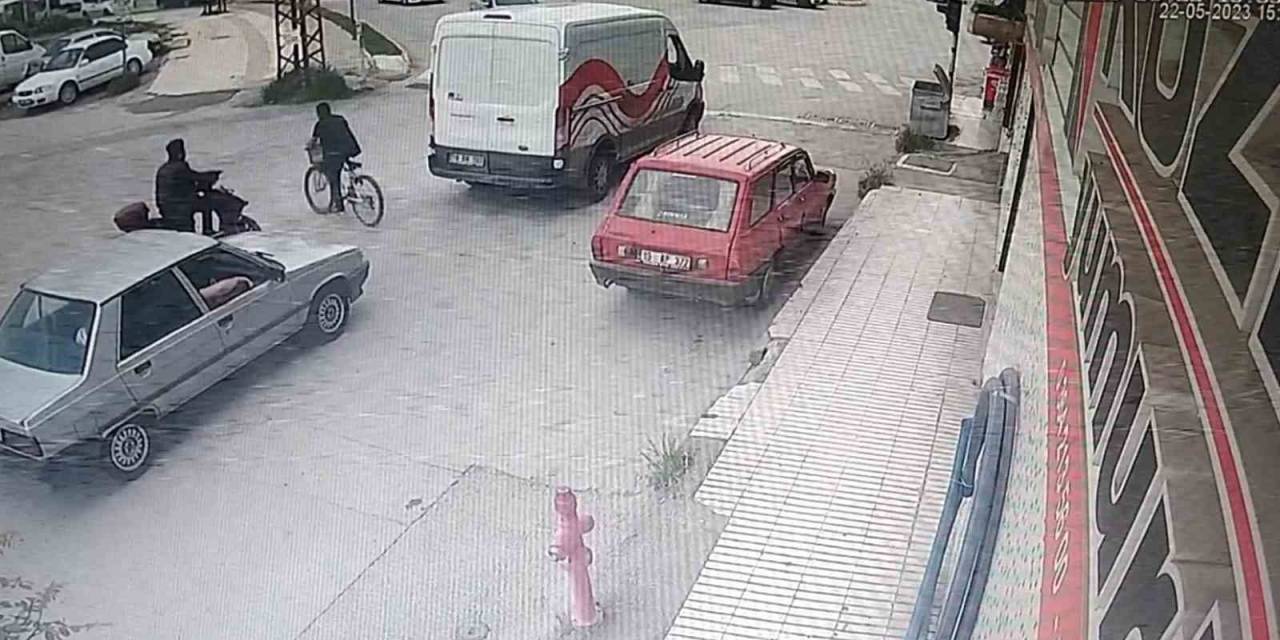 Motosiklet Ve Bisiklet Sürücüsü Ölümden Döndü