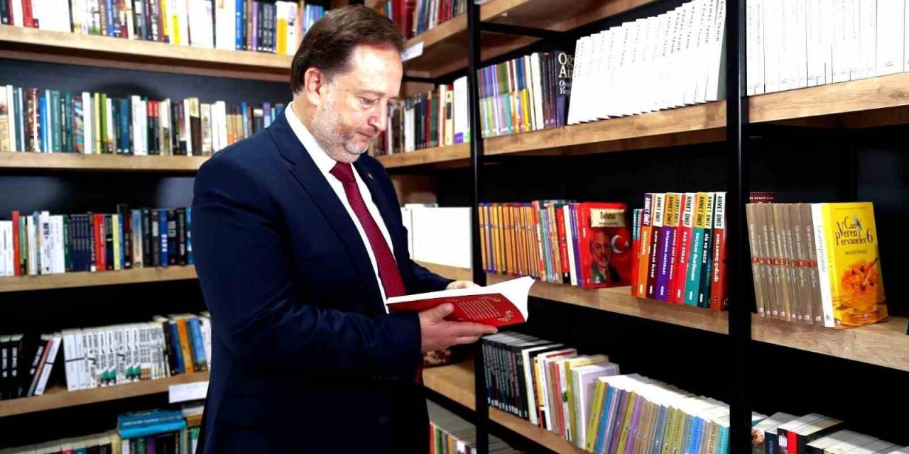 Karesi Millet Kıraathanesi Gençlerin Buluşma Noktası