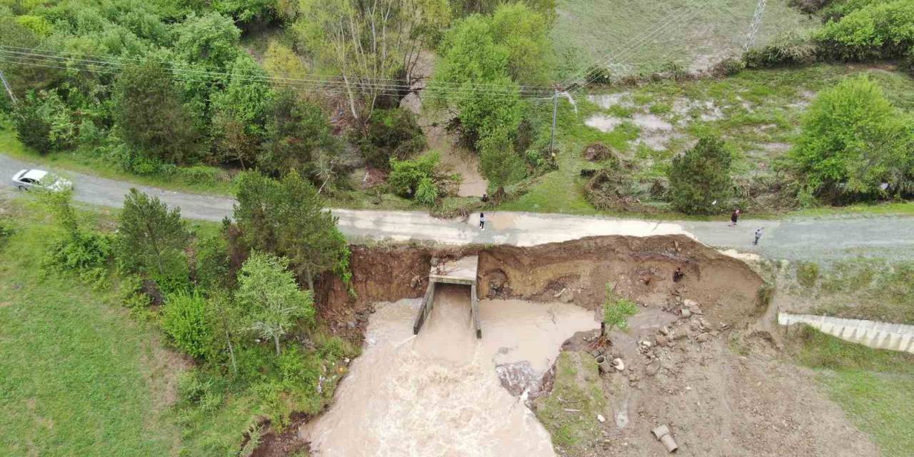 Kastamonu’da Sel: Yol Çöktü, Tarım Arazileri Sular Altında Kaldı