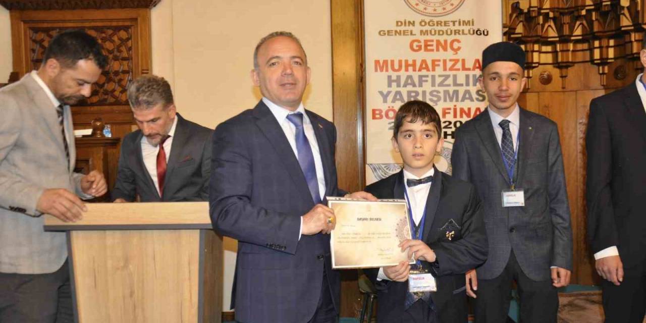 Hafızlık Bölgeyarışması’nda Birinci Tortum’dan