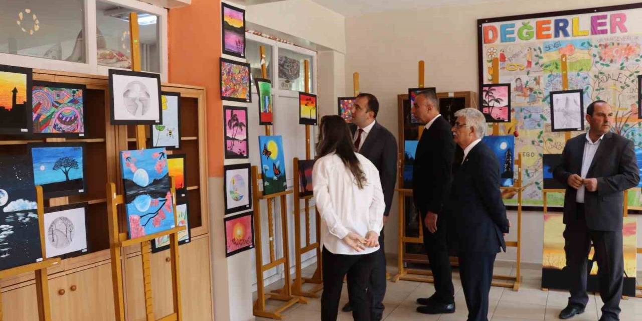 Oltulu Picassolar Sergi Açtı