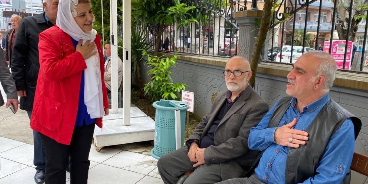 Başkan Hürriyet: "izmit’in Her Mahallesine Hizmet Götürüyoruz"
