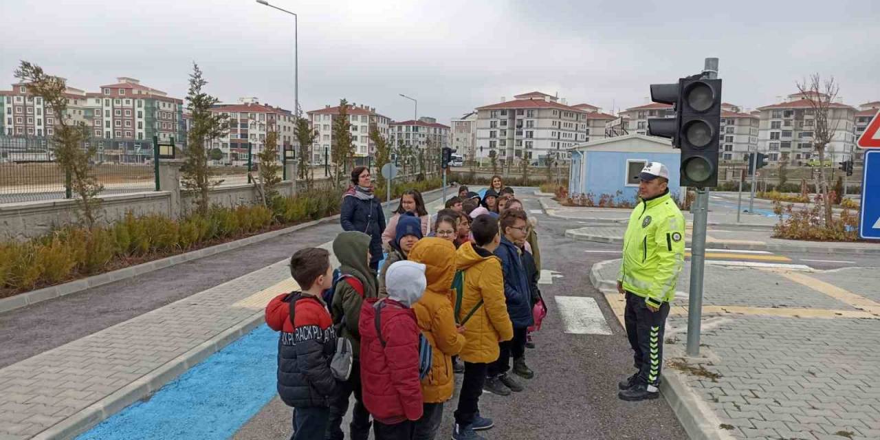 Kırklareli’de Öğrencilere Trafik Eğitimi Verildi