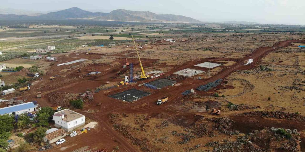 Hatay Hassa’da 4 Bin Deprem Konut İçin Kazmalar Vuruldu