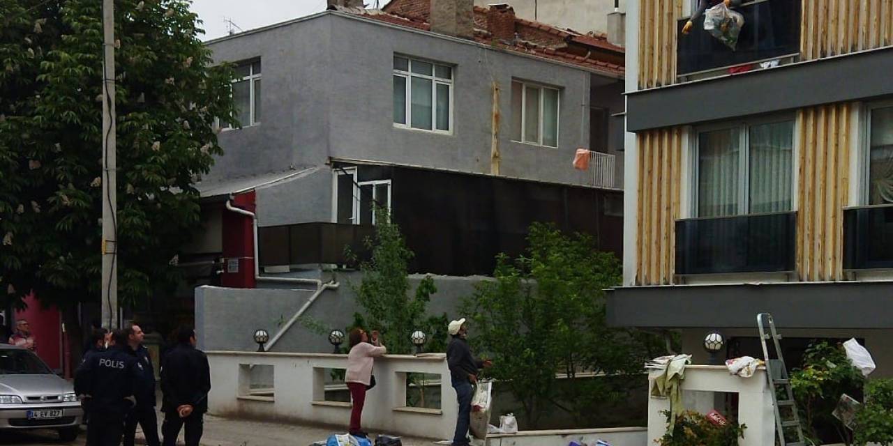 5 Milyon Liralık Evden 50 Ton Çöp Çıktı