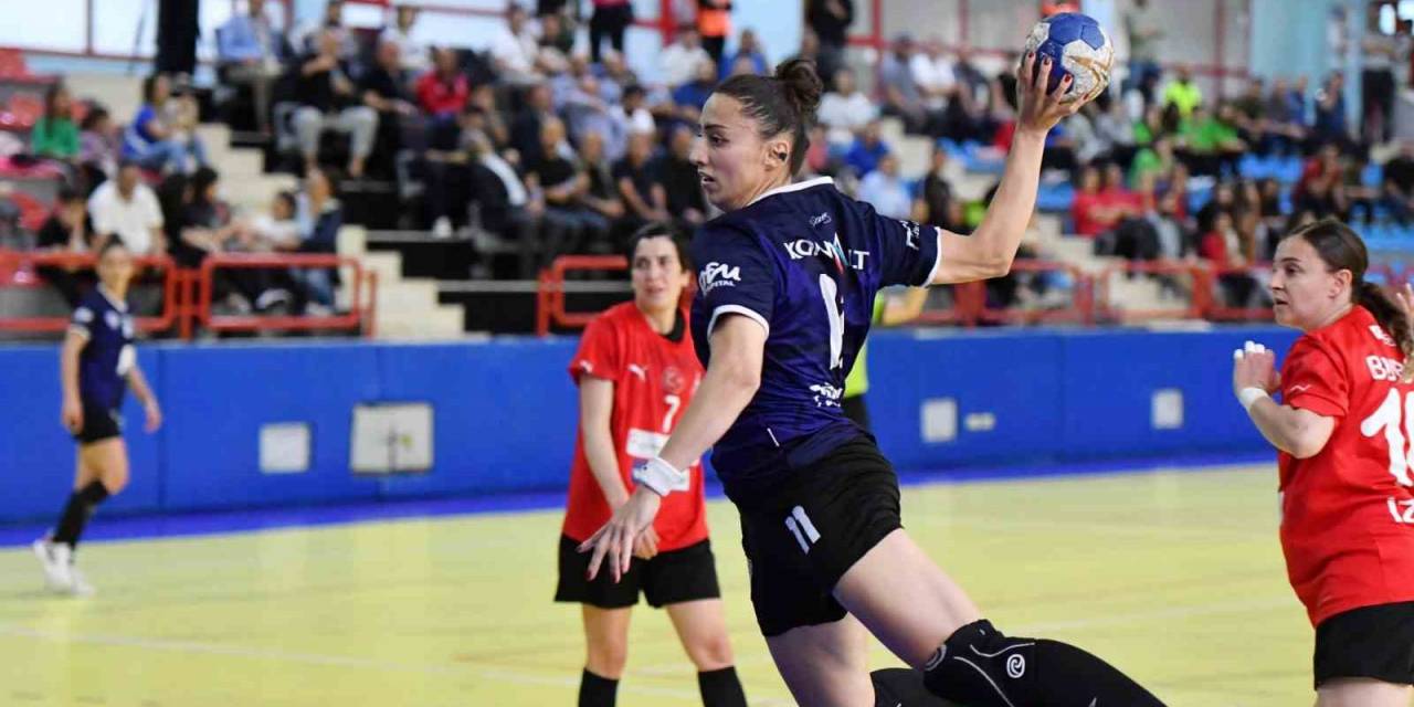 Mavi Kelebekler Finalde