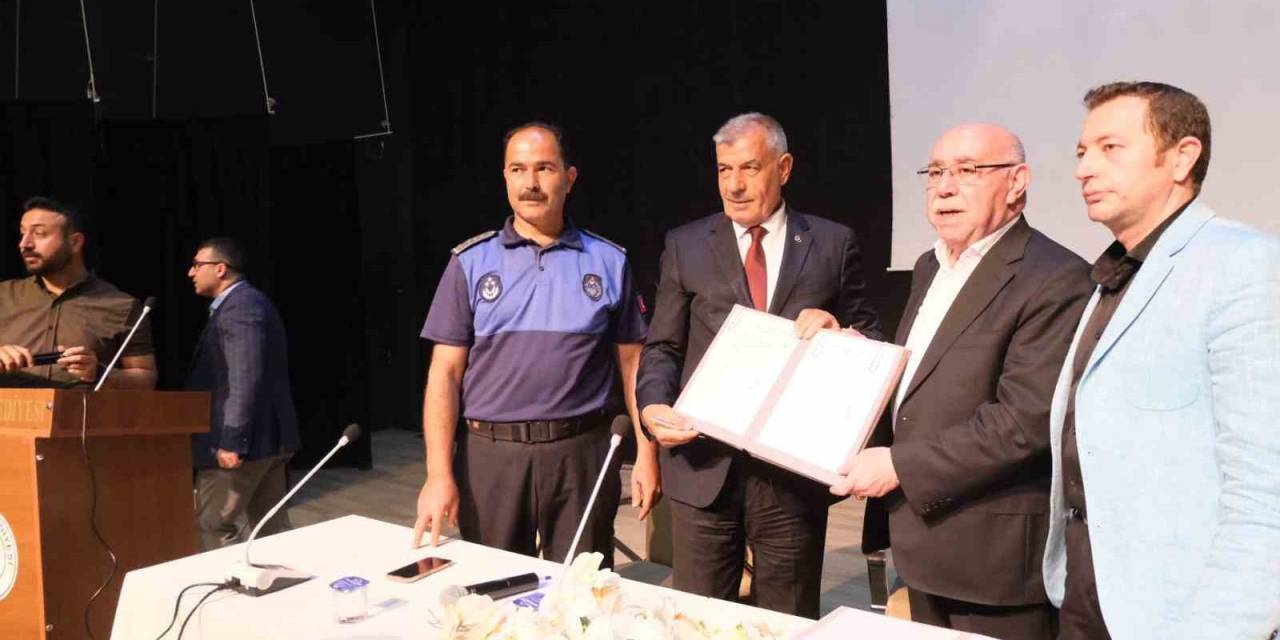 Belediye Çalışanlarına 20 Bin Tl’lik Deprem Desteği