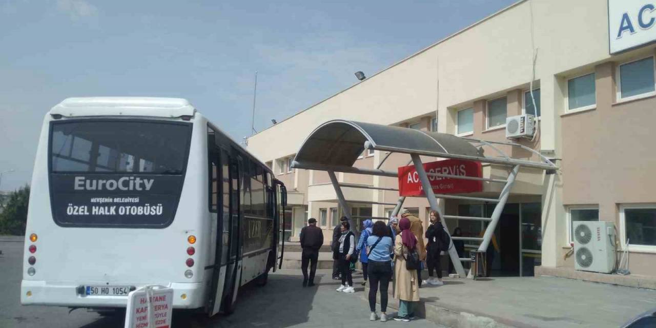 Otobüs Şoförü Bayılan Genç Kadını Hastaneye Yetiştirdi