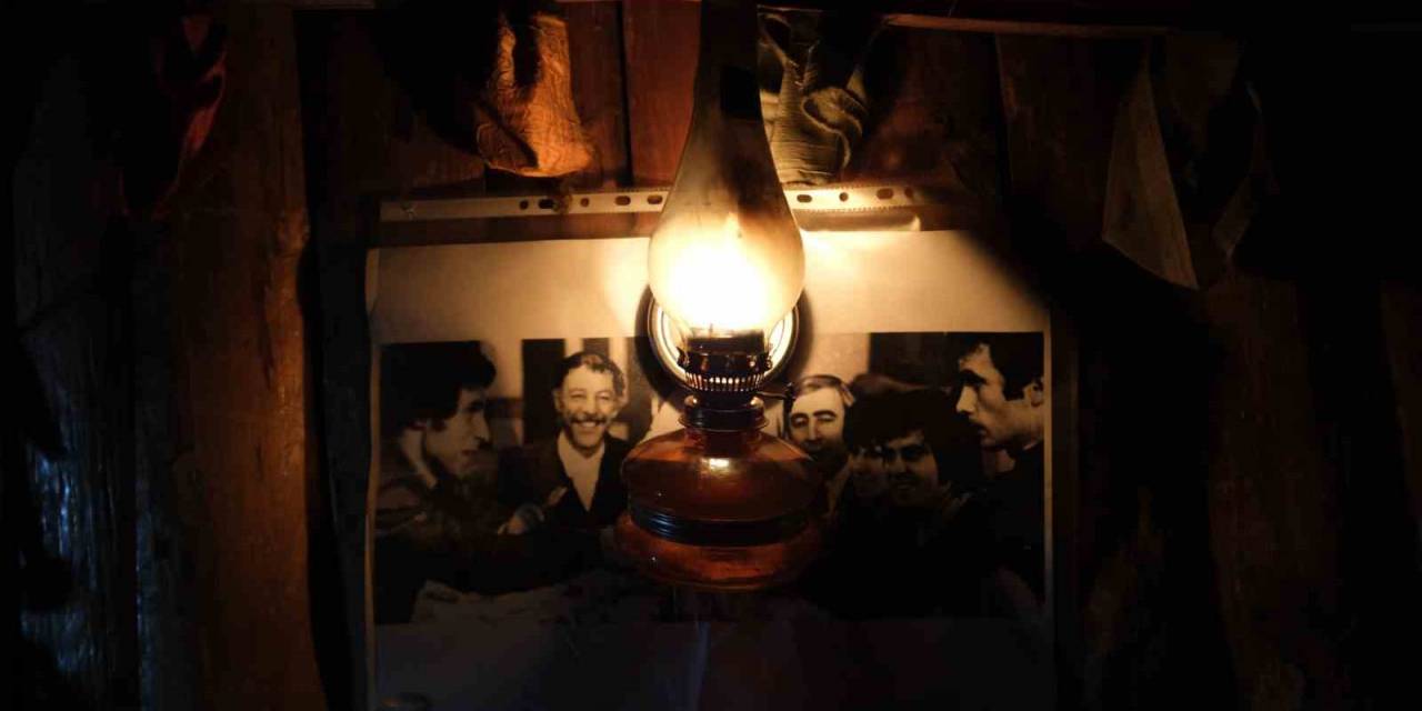 Elektrikler Kesilince Gaz Lambası Nostalji Yaşattı