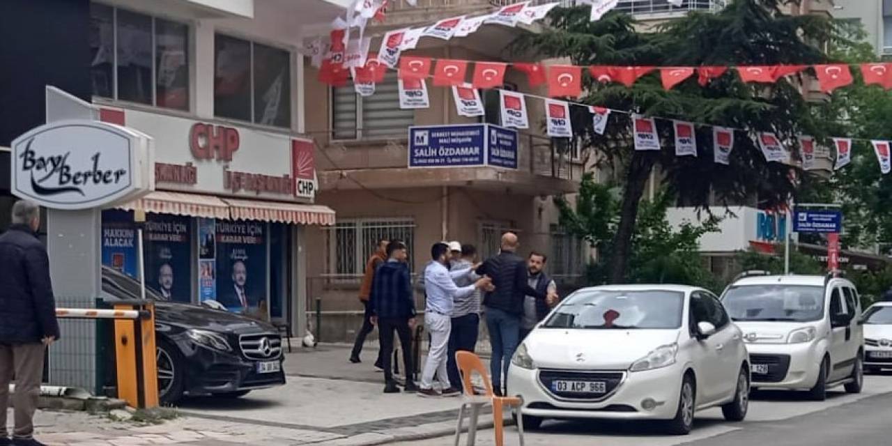 Chp’liler İle Esnaf Arasında Propaganda Müziği Gerginliği
