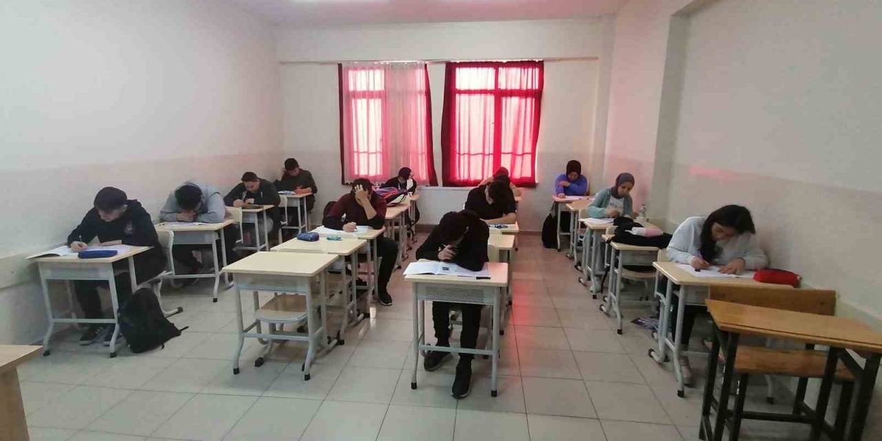 Şuhut’ta Mezunlara Yönelik Üniversiteye Hazırlık Kursları Bu Yılda Devam Ediyor