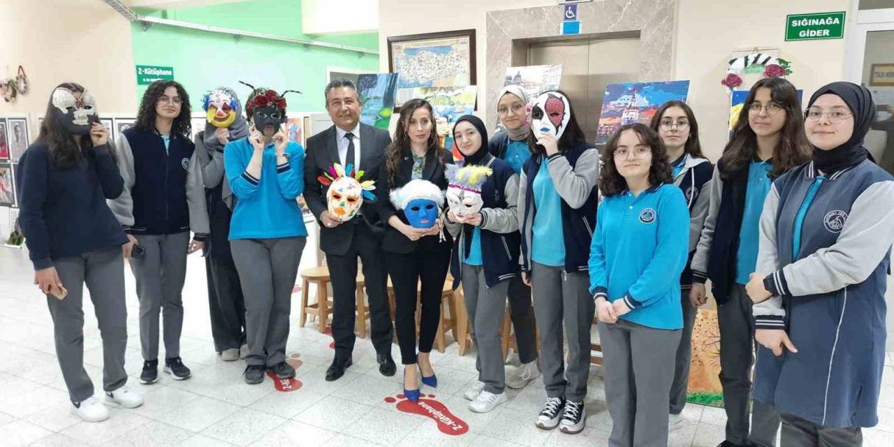 Bayburt Fen Lisesinde Geleneksel Görsel Sanatlar Sergisi