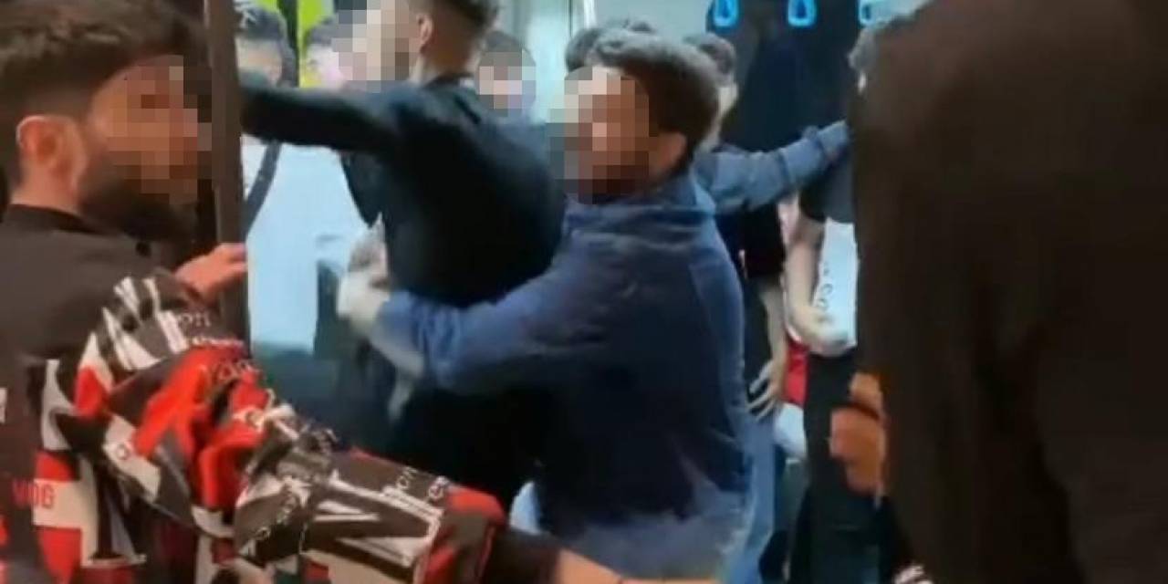 Marmaray’da Tekmeli Yumruklu Kavga