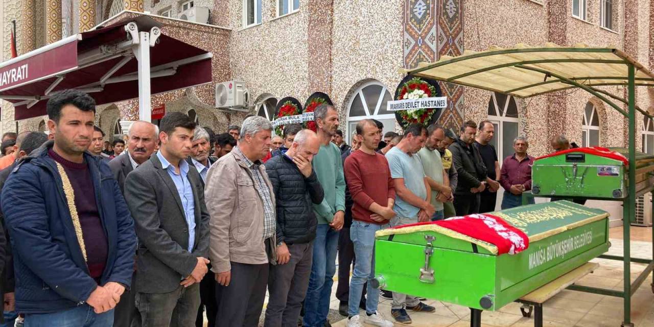 Hayalleri Yarım Kalan 4 Kişilik Aile 2 Farklı Şehirde Defnedilecek