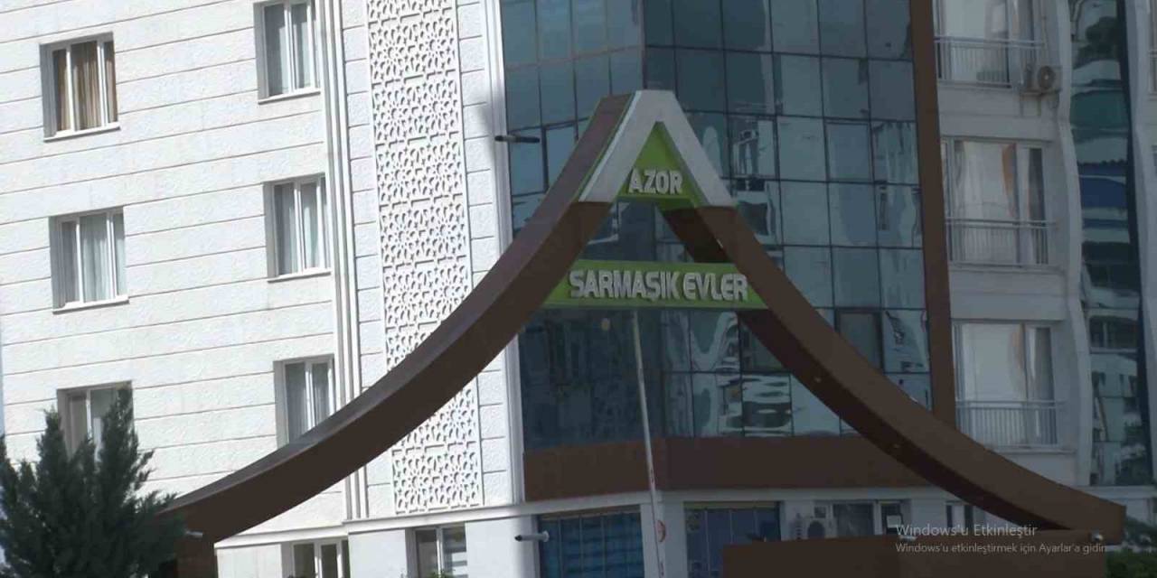 Uyuyan Eşini Yatakta Öldürüp İntihar Etti