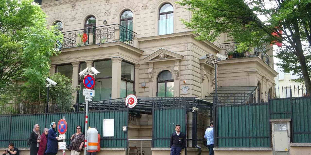 Avusturya’da Türk Seçmenlerin Oy Verme İşlemlerinin Bitimine Saatler Kaldı