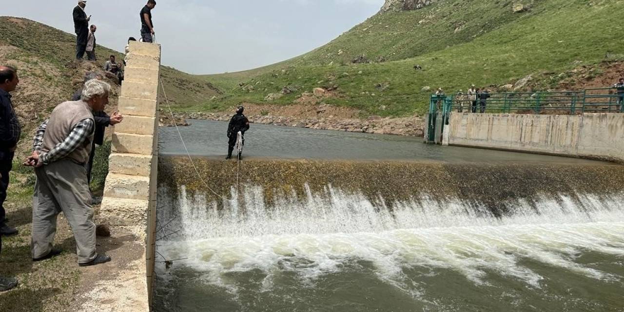 Erciş’te Kaybolan Genci Arama Çalışmaları Devam Ediyor