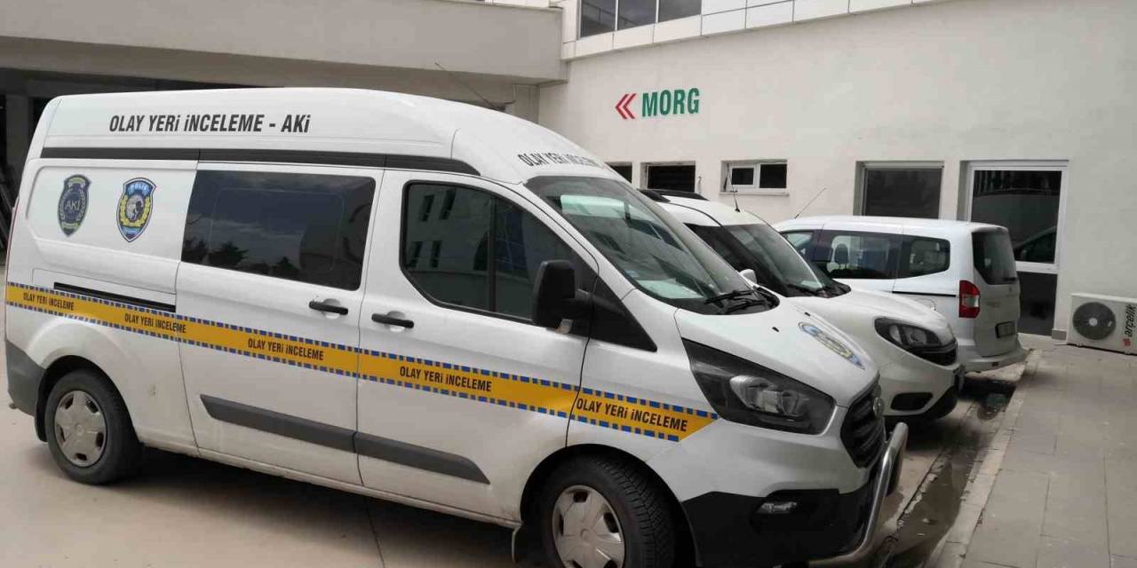 Doktorun 7. Kattaki Dairesinin Balkonundan Atlayan Hemşire Hayatını Kaybetti