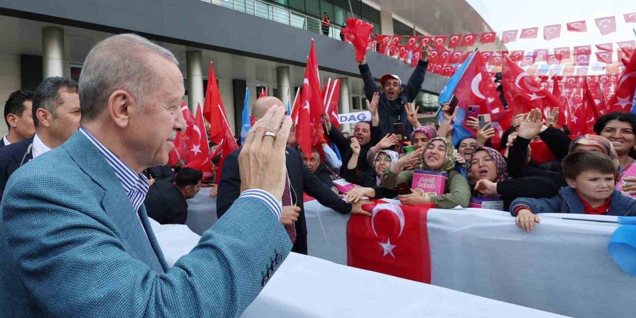 Cumhurbaşkanı Erdoğan: "500 Bin Civarında Mülteciyi Suriye’nin Kuzeyindeki Briket Evlere Göndermeye Başladık"