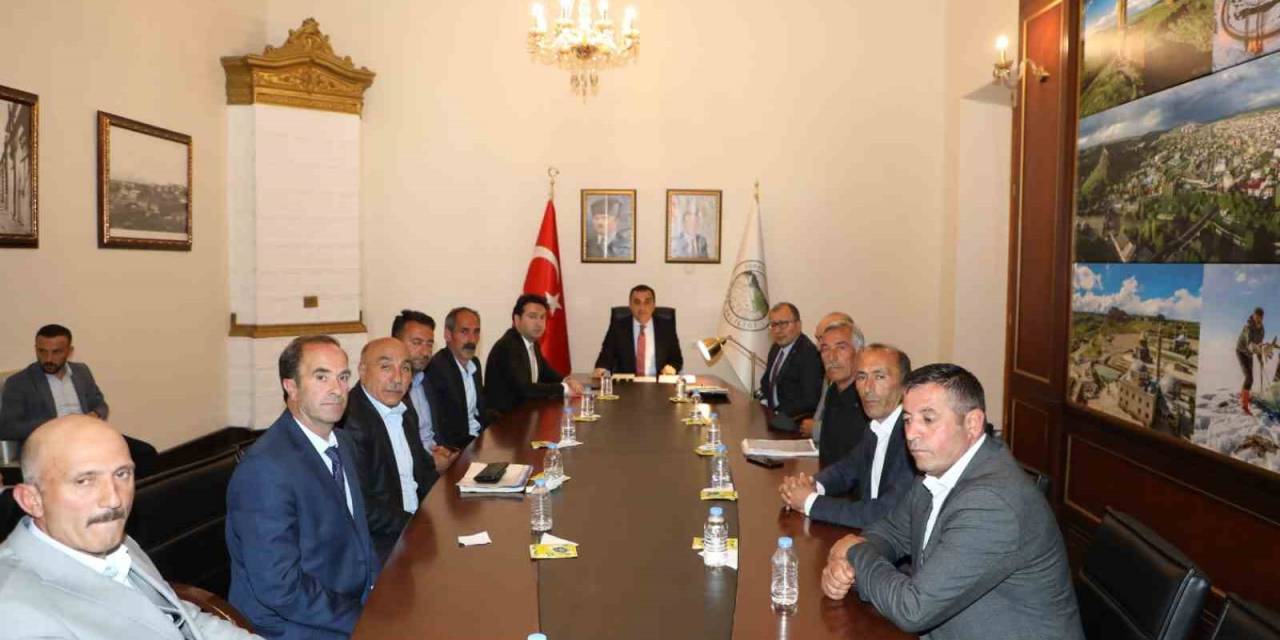 Kars Valisi Muhtarları Ağırladı