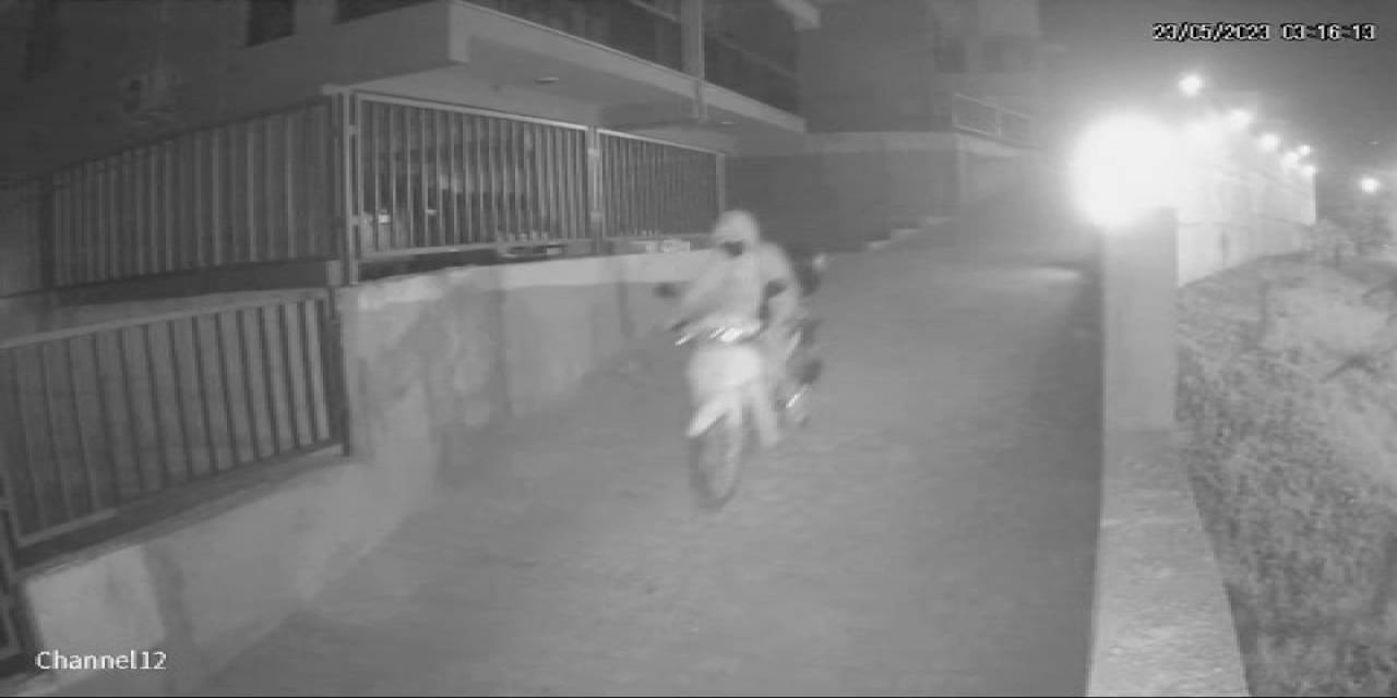 Güvenlik Kameralıyla Dolu Siteye Girip Motosikleti Böyle Çaldı