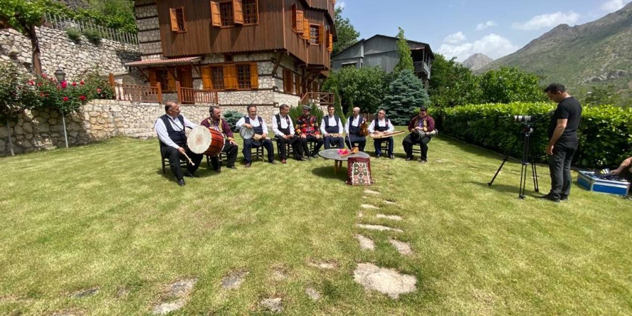 ‘heybemdeki Türküler’ Programının Bu Haftaki Durağı Kemaliye Oldu