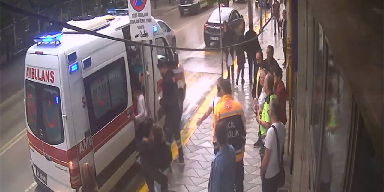 Aniden Caddeye Fırlayan Çocuğa Araba Çarptı