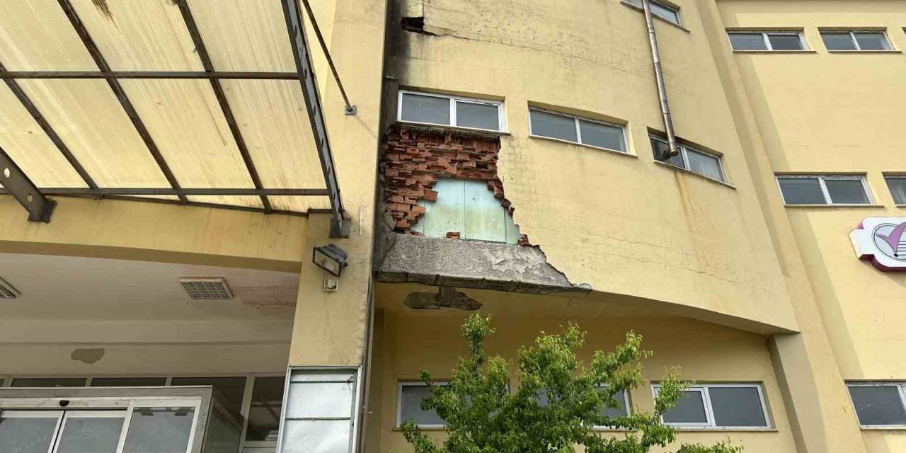 Kullanılmayan Avm Harabeye Döndü