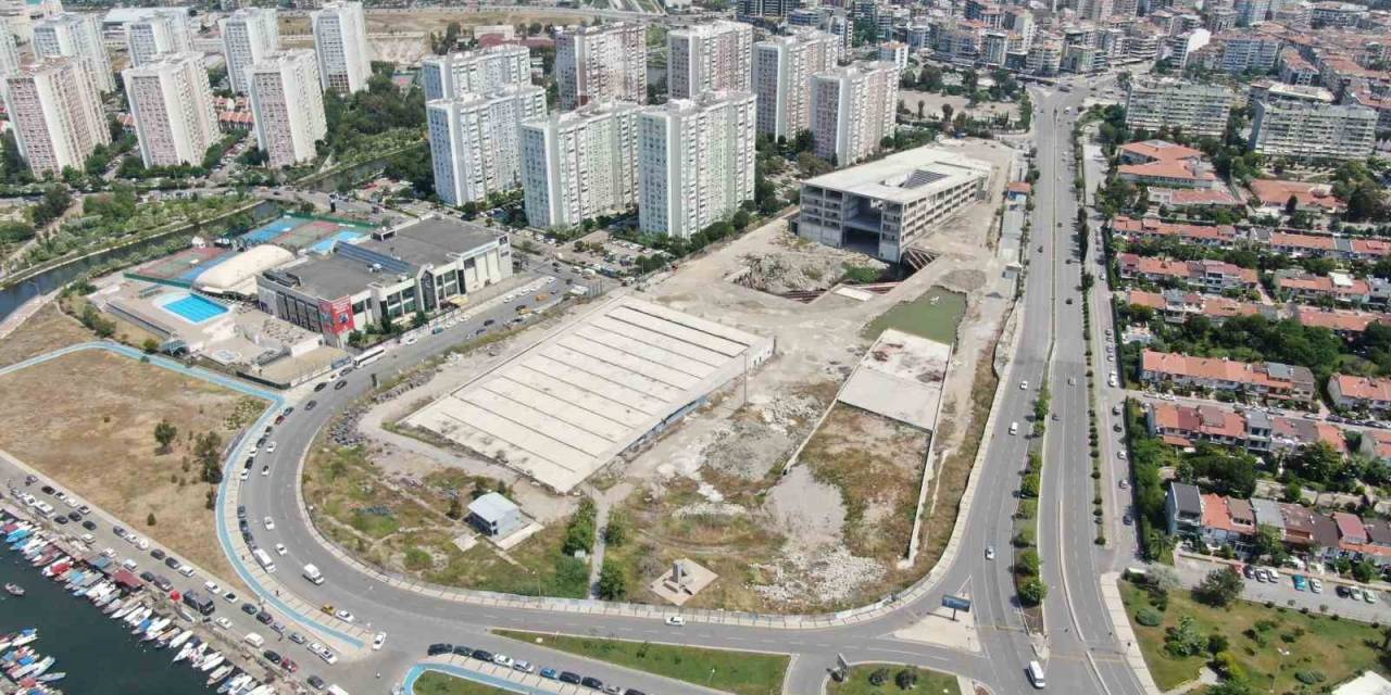 İzmir Büyükşehirin Ödüllü Projesi ’opera İzmir’ 5 Yıldır Bitirilemedi