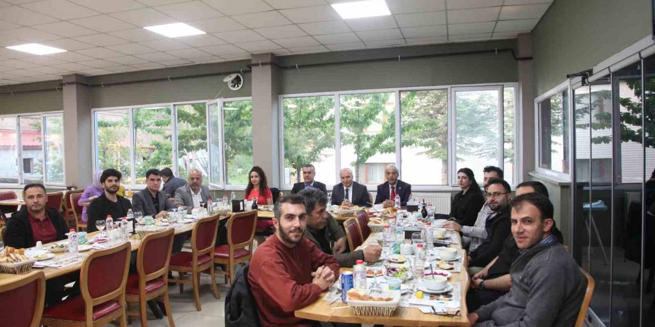 Müdür Korkmaz, Ar-ge Birimi Eğitimcileriyle Bir Araya Geldi