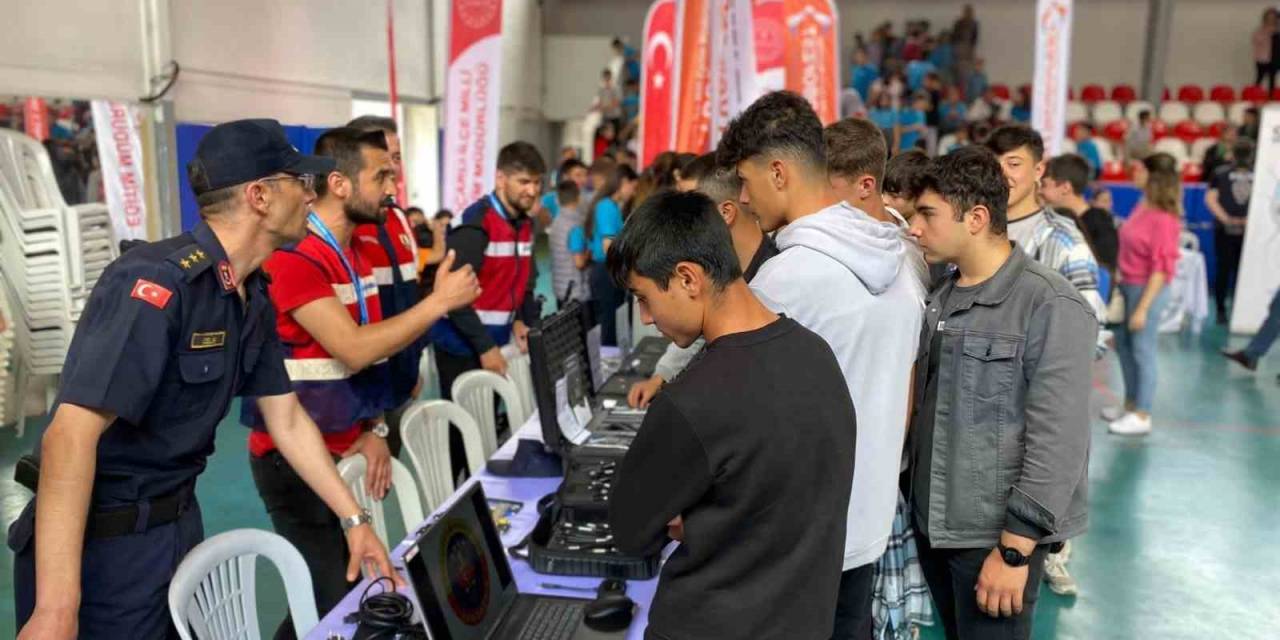 Jandarma, Robofest Kodlama Festivali’ne Katıldı