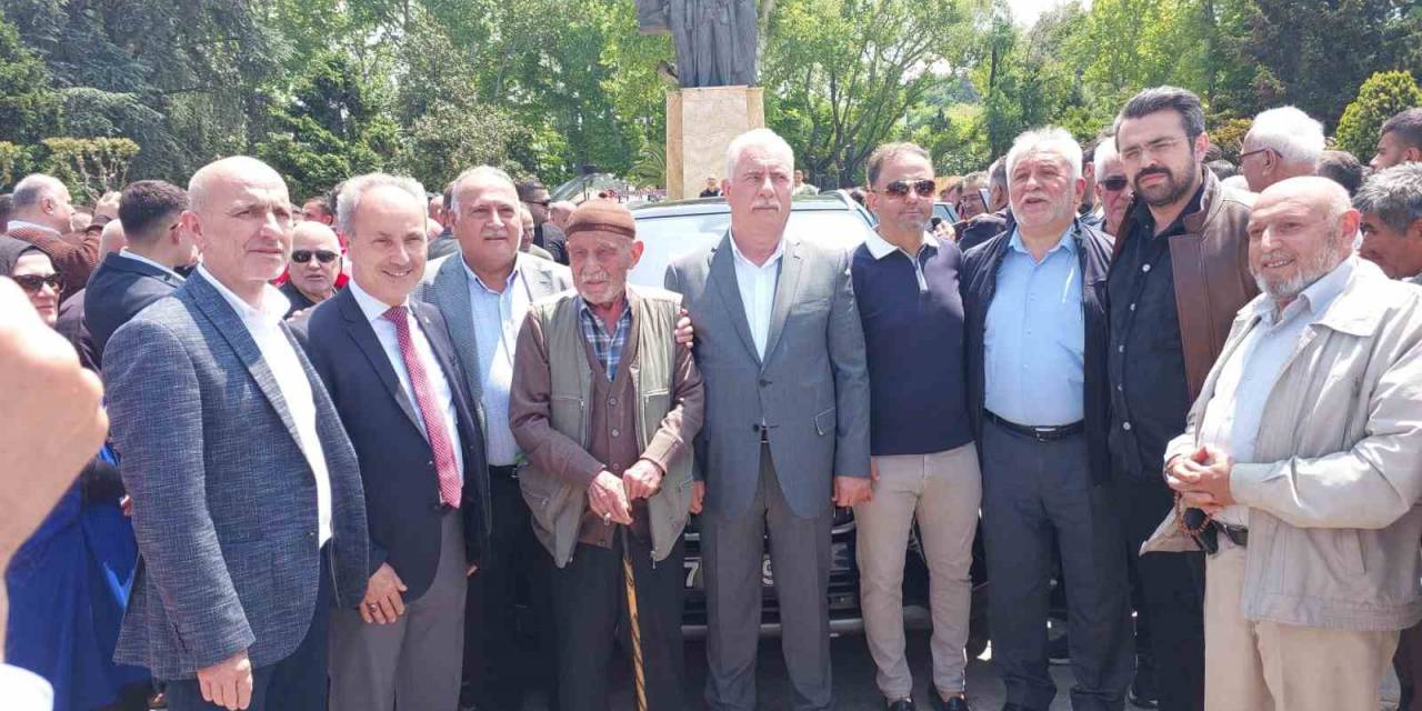 Kdz. Ereğli’de Togg’u Gören Telefonuna Sarıldı