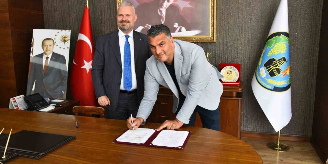 Menemen Belediyesi’nden Tarihi Çarşıya İpeksi Dokunuş