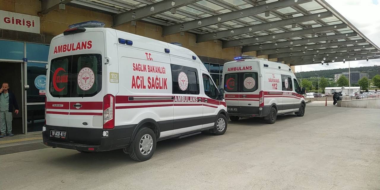 Fabrikada Büyükbaş Hayvan Keserken Bıçak Ayağına Saplandı