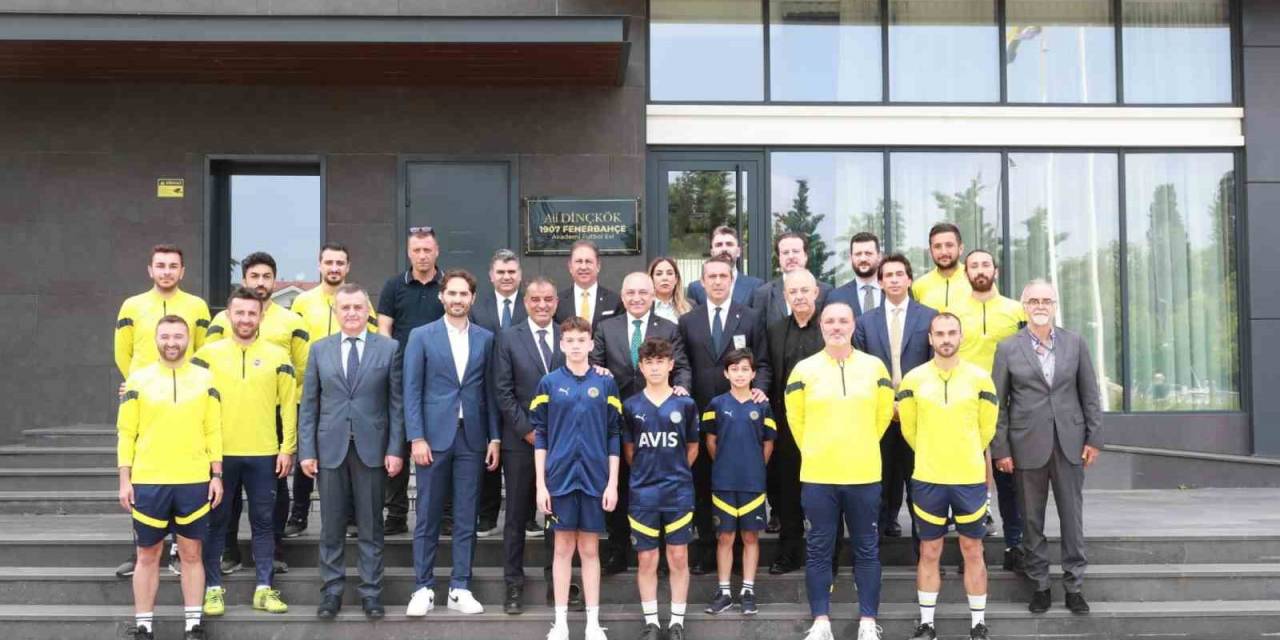 Tff Başkanı Mehmet Büyükekşi’den, Fenerbahçe Futbol Akademisi’ne Ziyaret