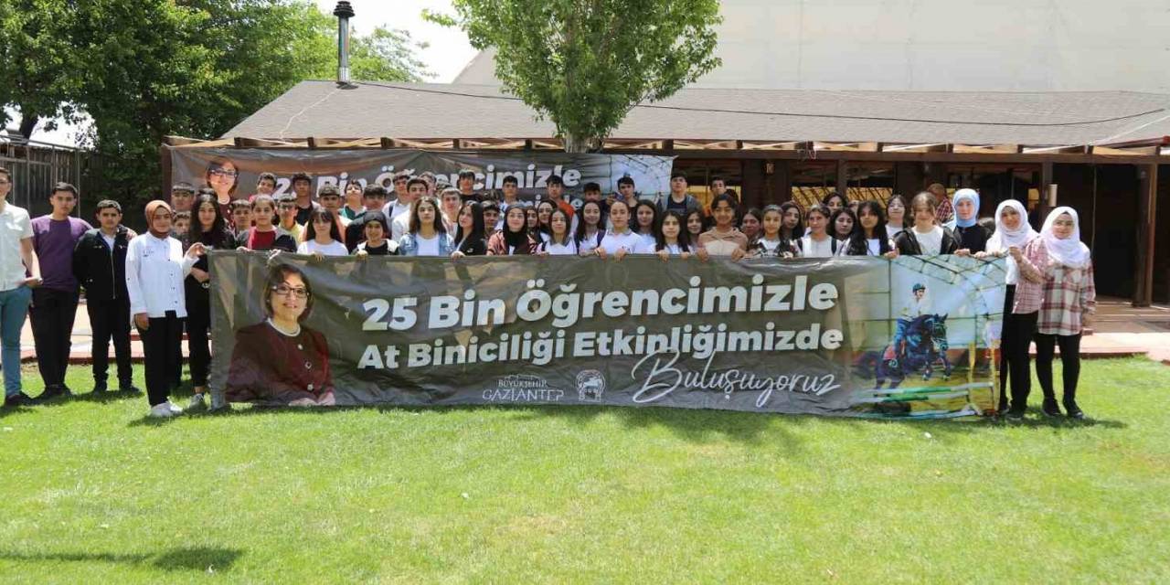 Gaziantep’teki Afetzede Gençlere Atla Terapi Hizmeti