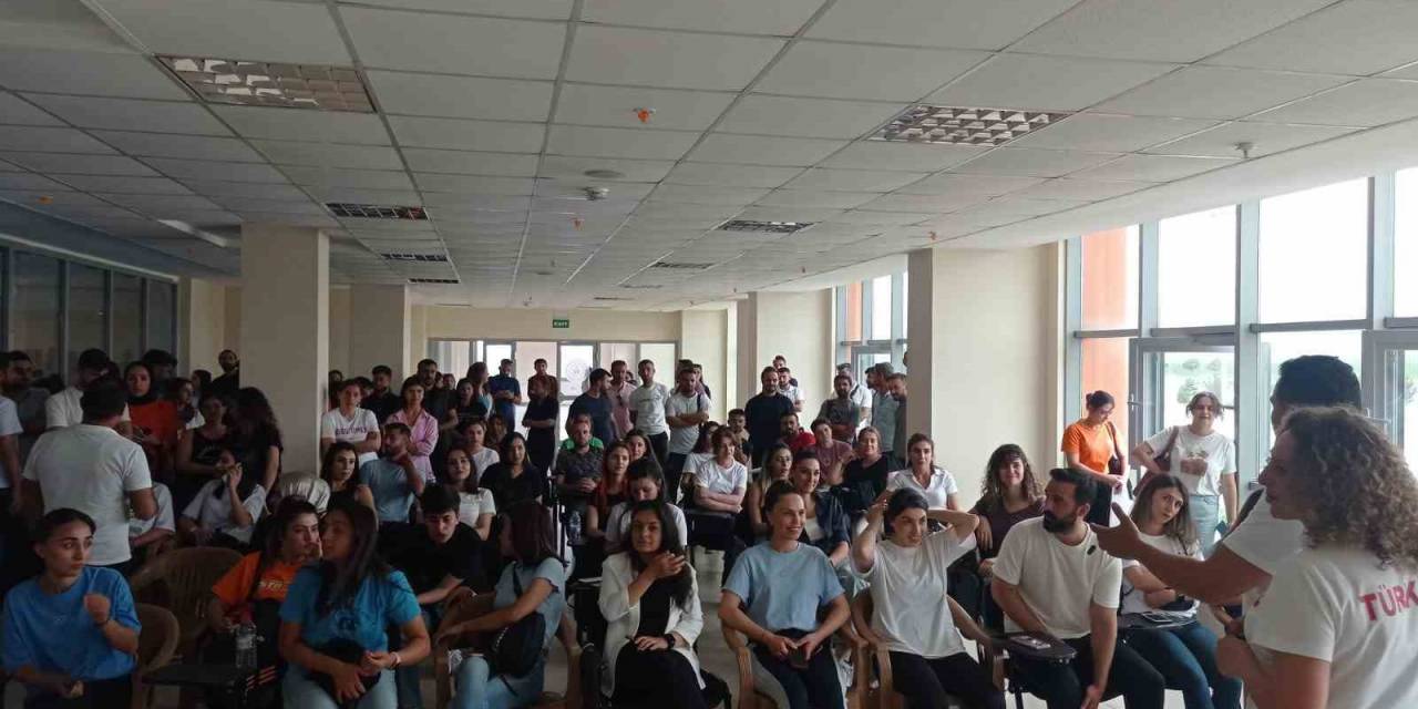 Batman’da Düzenlenen Yüzme Hakemliği Kursuna 153 Kişi Katıldı