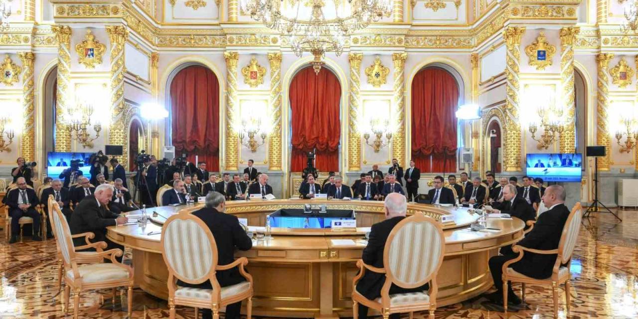 Aliyev Ve Paşinya Arasında ’zengezur Koridoru’ Tartışması