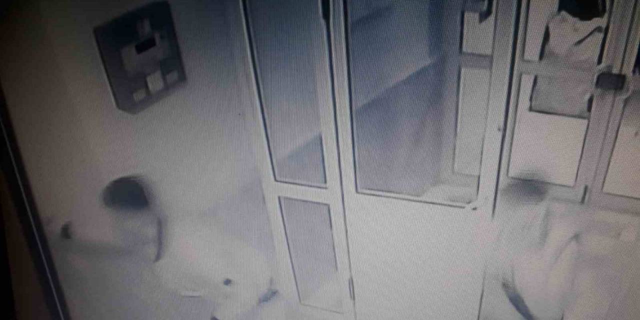Malatya’da Husumetlilerin Silahlı Ev Baskını Kamerada