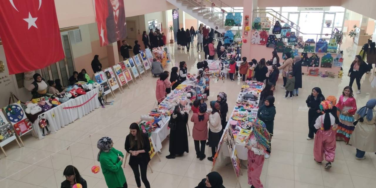 Depremzedeler İçin Bir Araya Geldiler