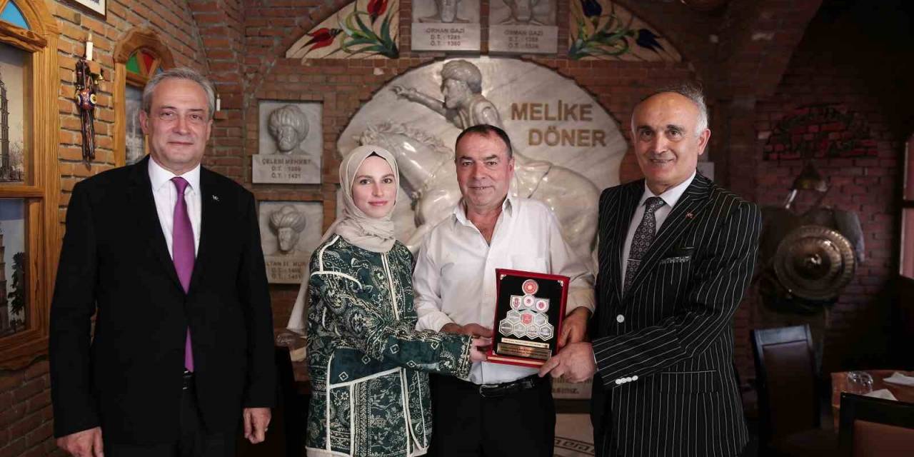 Ünlü Dönerciden Mehmetçiğe Destek...