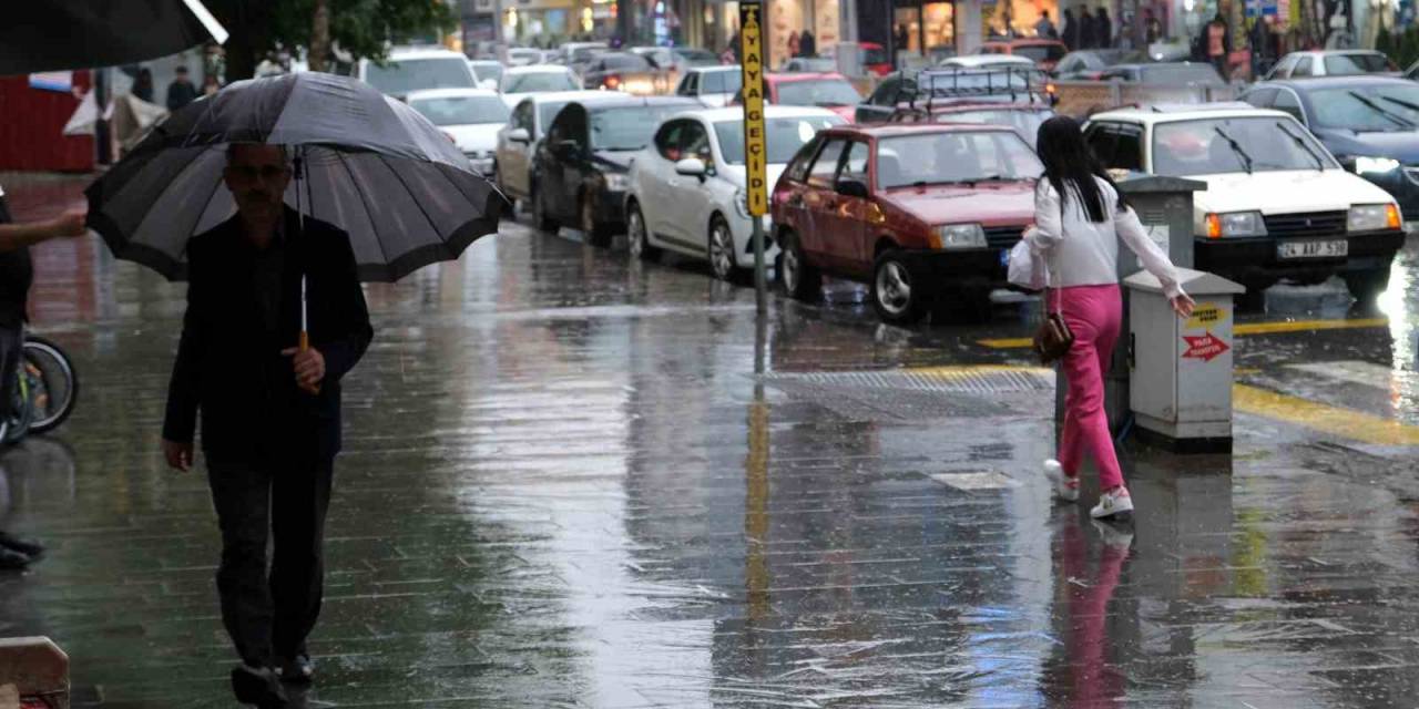 Erzincan’da Sağanak Yağış