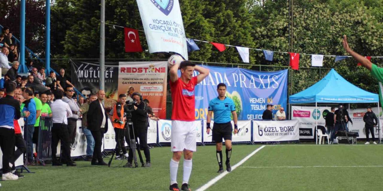 Eski Galatasaraylı Futbolcular Şampiyonluk Yarışını Değerlendirdi